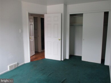 12508 Knights Rd, Philadelphia, PA 19154 - photo 6