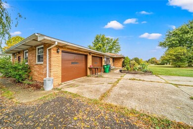 11470 Clay St, Huntsburg, OH 44046 - photo 5