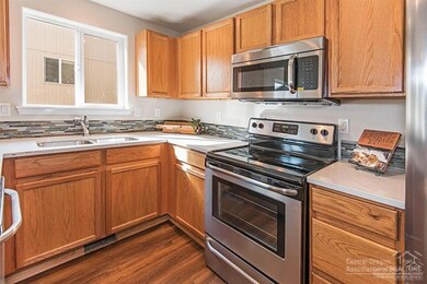 2242 SW 23rd St, Redmond, OR 97756 - photo 2