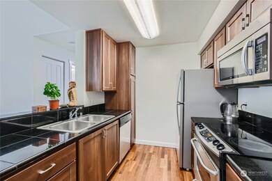 12303 Harbour Pointe Blvd unit V304, Mukilteo, WA 98275 - photo 2