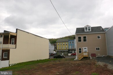 1409 Centre St unit 11, Ashland, PA 17921 - photo 4