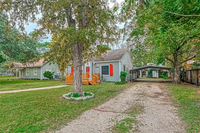 812 W Blum St, Alvin, TX 77511 - photo 5