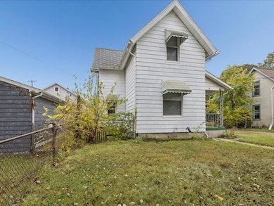 239 N Dwight St, Jackson, MI 49202 - photo 3