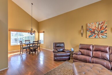 421 W Pecan Pl-9