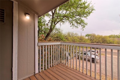 401 Hedgewood Dr unit D, Georgetown, TX 78628 - photo 4