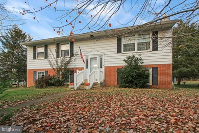 221 Grannery Ln, North Wales, PA 19454 - photo 4
