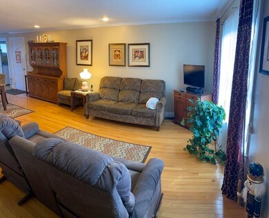 7B Henry Marsh Rd, Oxford, MA 01540 - photo 3