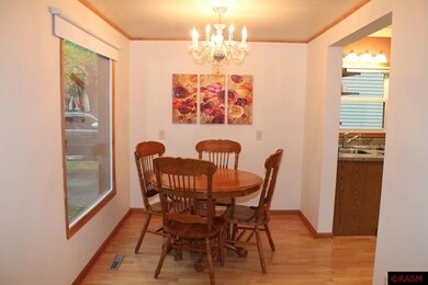 823 Baker Ave, Mankato, MN 56001 - photo 2