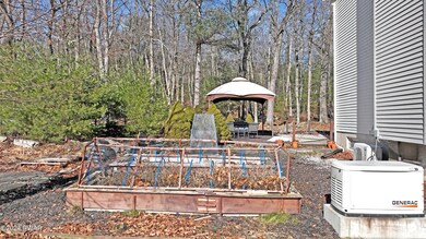 111 Arrowood Dr, Milford, PA 18337 - photo 6