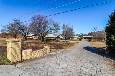 4724 Bennet - Front 4