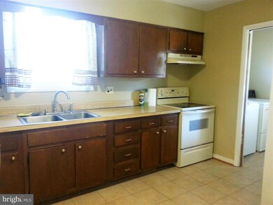 7900 Carol Ct, Clinton, MD 20735 - photo 7