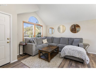 Living Room/Entrance