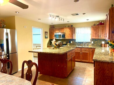 11820 N 30th Dr, Phoenix, AZ 85029 - photo 4