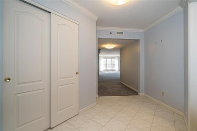 Entry Foyer-Unit 103