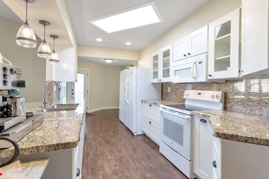 10644 W Pineaire Dr, Sun City, AZ 85351 - photo 3