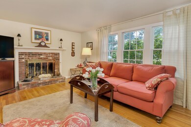 Living room w fireplace