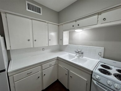8723 Ilona Ln unit 6, Houston, TX 77025 - photo 5