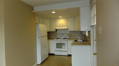 1914 W Whitehall St unit 1916, Allentown, PA 18104 - photo 4