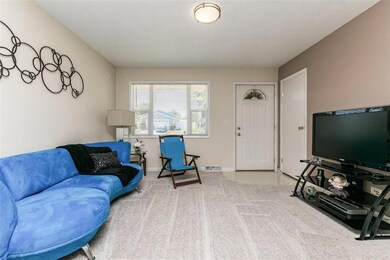 2325 Lori Dr SW, Cedar Rapids, IA 52404 - photo 5