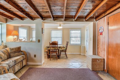 007_Living Room