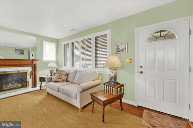 823 Dorsey Ave, Essex, MD 21221 - photo 4