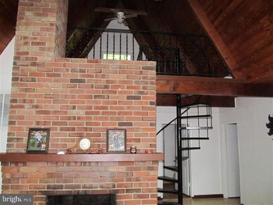 548 Mountainview Dr, Luray, VA 22835 - photo 7