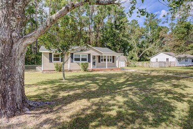 619 Dennis Rd, Jacksonville, NC 28546 - photo 2