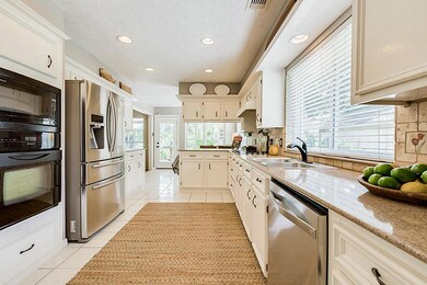 15715 Knoll Lake Dr, Houston, TX 77095 - photo 5