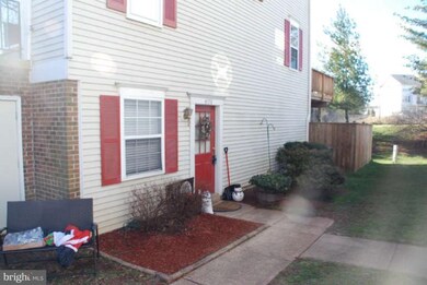 4178 Pleasant Meadow Ct unit 104C, Chantilly, VA 20151 - photo 2