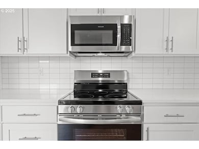 9818 SW 34th Place, Portland, OR 97219 - photo 5