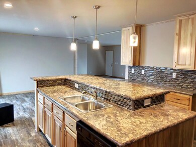 14922 Cochise St, Williston, ND 58801 - photo 3