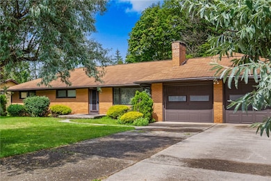 1408 Dwight Dr, Johnstown, PA 15904 - photo 3