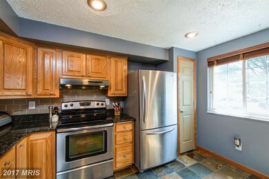 8660 Bent Arrow Ct, Springfield, VA 22153 - photo 7