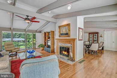 6434 Lily Dhu Ln, Falls Church, VA 22044 - photo 7