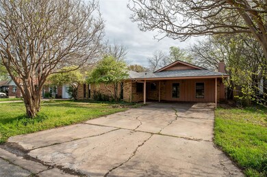 107 Mcmahon St, Bonham, TX 75418 - photo 2
