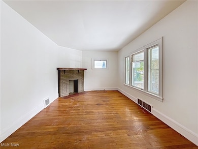 2683 Hampshire Rd unit 1, Cleveland, OH 44106 - photo 3