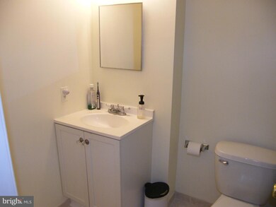 10249 Arizona Cir, Bethesda, MD 20817 - photo 7