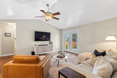 992 Windbourne St, Columbus, OH 43230 - photo 6