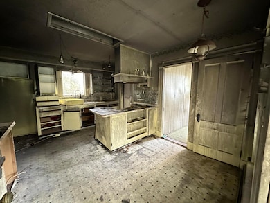 7 Clinton St, Milo, ME 04463 - photo 6