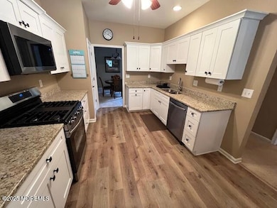 Kitchen closer