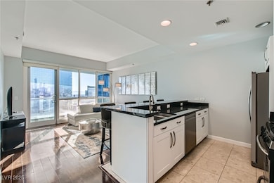 Panorama Towers unit 2001, Las Vegas, NV 89103 - photo 6