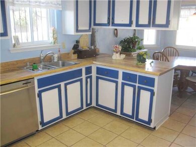 1836 Pete Brown Dr, El Paso, TX 79936 - photo 4