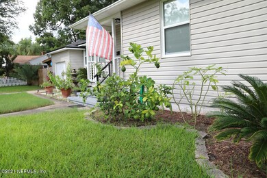 1747 Sefa Cir W, Jacksonville, FL 32210 - photo 2