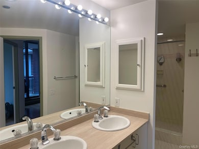 The Classic unit 6O, Hartsdale, NY 10530 - photo 2