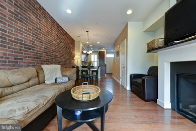 810 Montgomery St, Alexandria, VA 22314 - photo 3