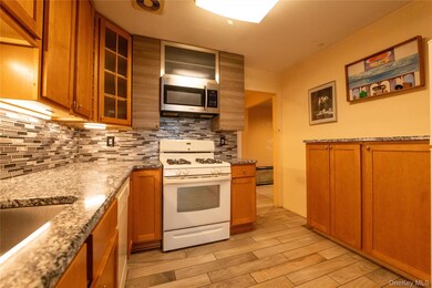 174 Country Club Ln, Pomona, NY 10970 - photo 7