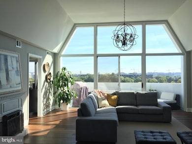 Town Square Towers unit 813, Washington, DC 20024 - photo 4