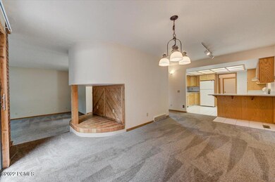 17-W Meadow Loop Rd-017