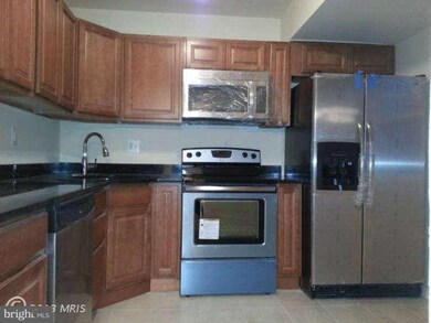 5723 Sheridan St, Riverdale, MD 20737 - photo 3