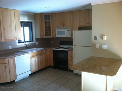 69 Red Hawk Dr, Lake Ariel, PA 18436 - photo 5